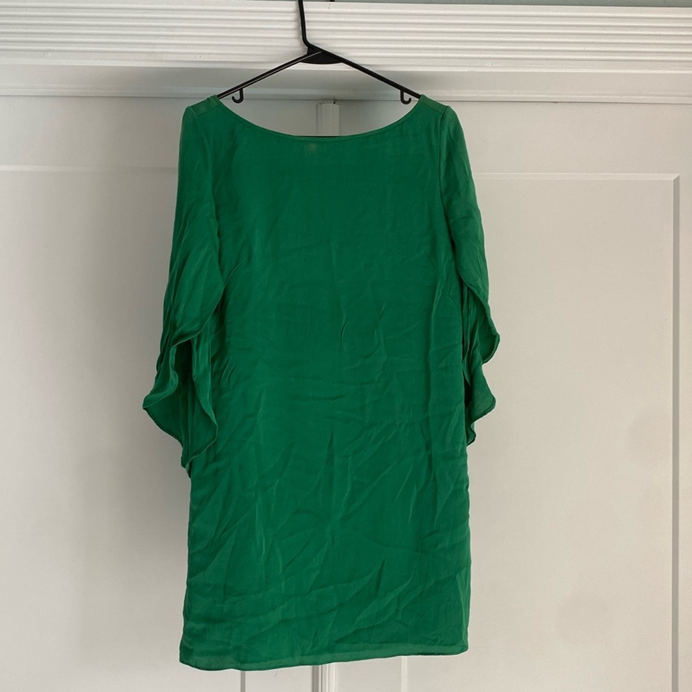 Milly Silk Shift Dress Green
Three-Quarter Sleeve with Bateau Neckline